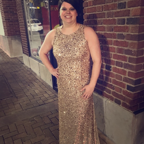 Adrianna Papell Dresses & Skirts - Sequin Beaded Halter Dress